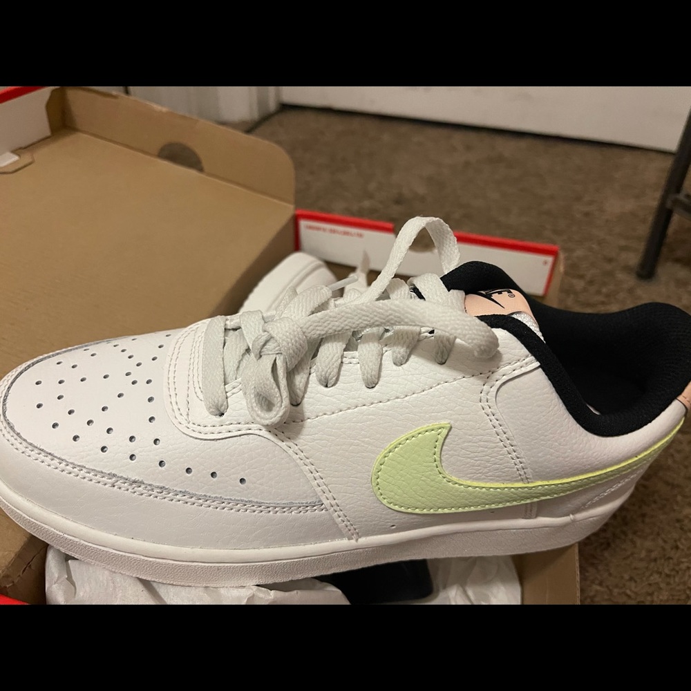 Women’s Nike court vision low size 10